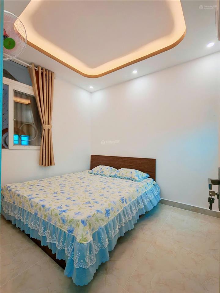 Nhà đẹp giá tốt! 3pn! sân xe hơi! phòng thờ riêng! full nội thất! shr hoàn công! giá chỉ 1 tỷ 850!