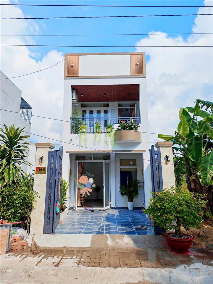 Nhà đẹp giá tốt! 3pn! sân xe hơi! phòng thờ riêng! full nội thất! shr hoàn công! giá chỉ 1 tỷ 850!