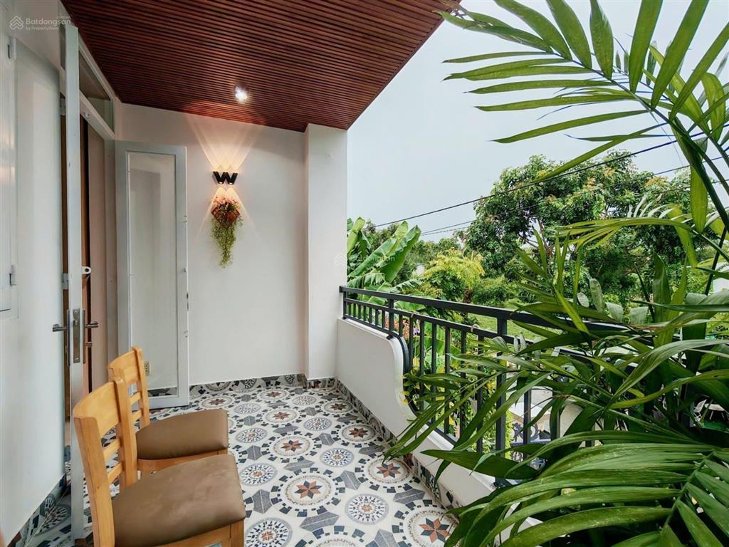 Nhà đẹp giá tốt! 3pn! sân xe hơi! phòng thờ riêng! full nội thất! shr hoàn công! giá chỉ 1 tỷ 850!