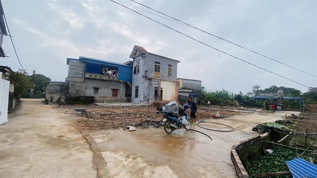 Hiếm giá chỉ vài trăm triệu lô góc 3 mặt thoáng
diện tích 101.6m2
mặt tiền 5.2m nở hậu 5.4m