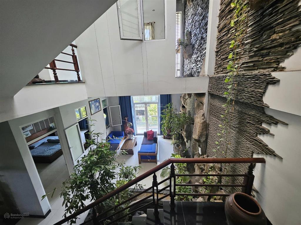 Chính chủ lâu đời mặt tiền hoà cường diện tích lớn ngang khủng.