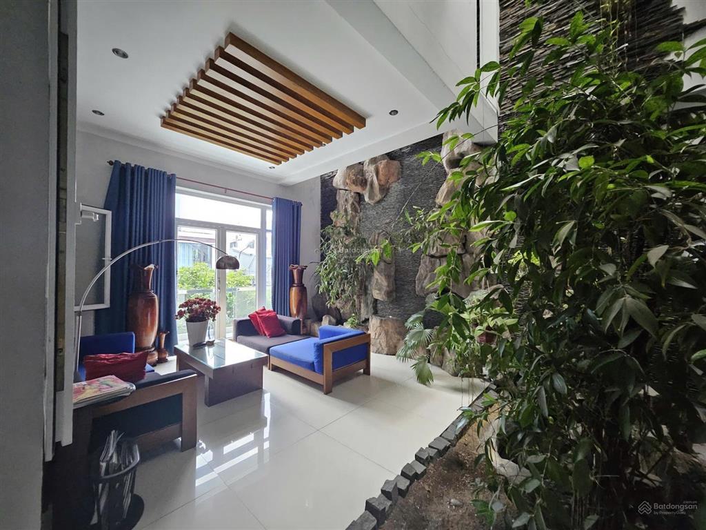 Chính chủ lâu đời mặt tiền hoà cường diện tích lớn ngang khủng.
