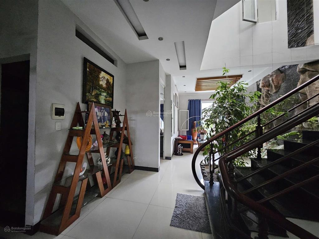 Chính chủ lâu đời mặt tiền hoà cường diện tích lớn ngang khủng.