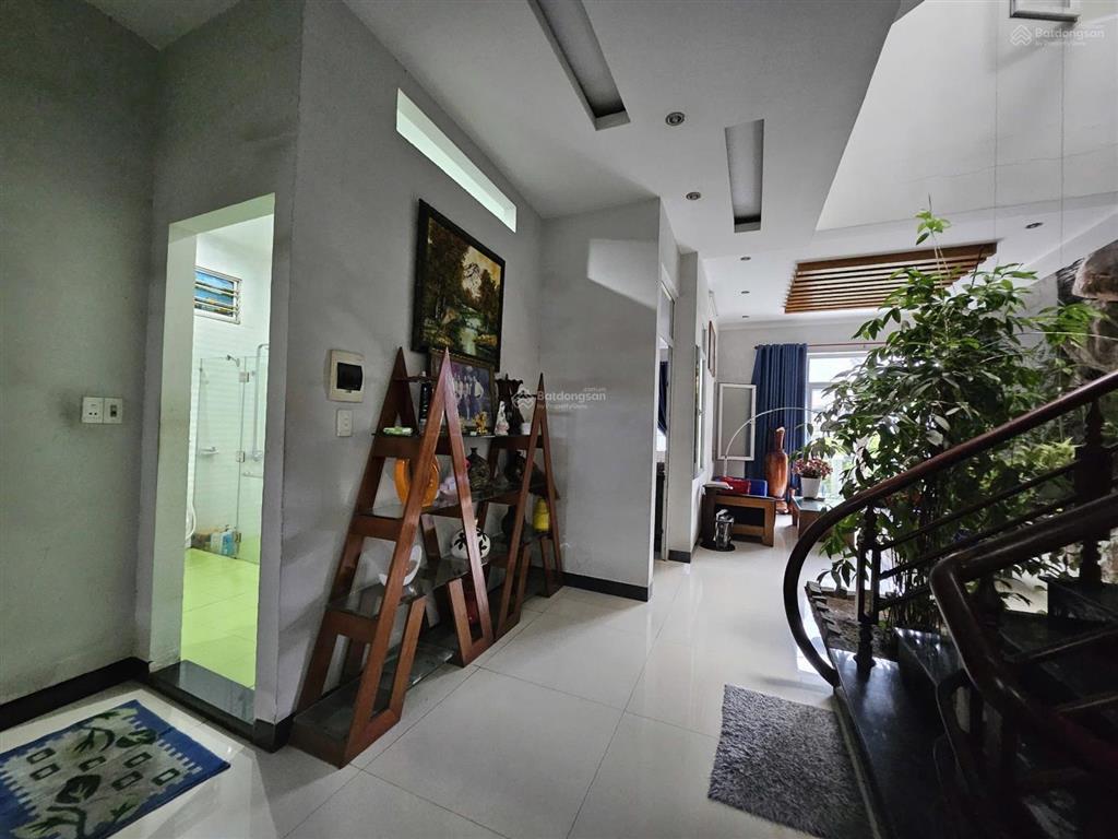 Chính chủ lâu đời mặt tiền hoà cường diện tích lớn ngang khủng.