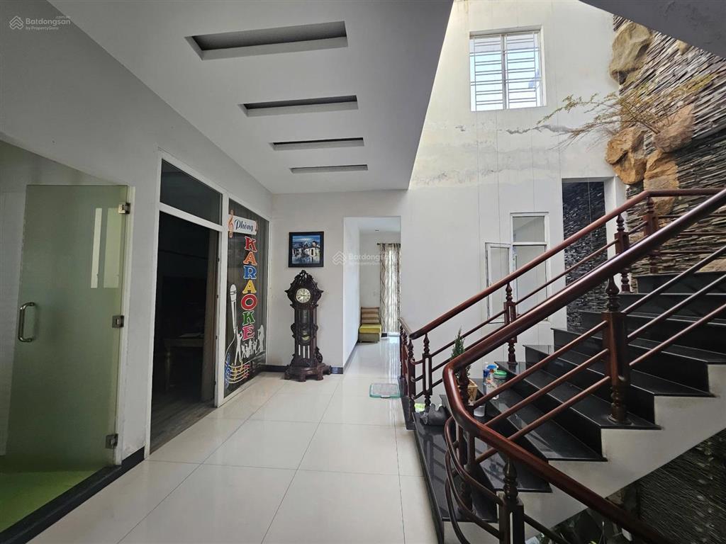 Chính chủ lâu đời mặt tiền hoà cường diện tích lớn ngang khủng.