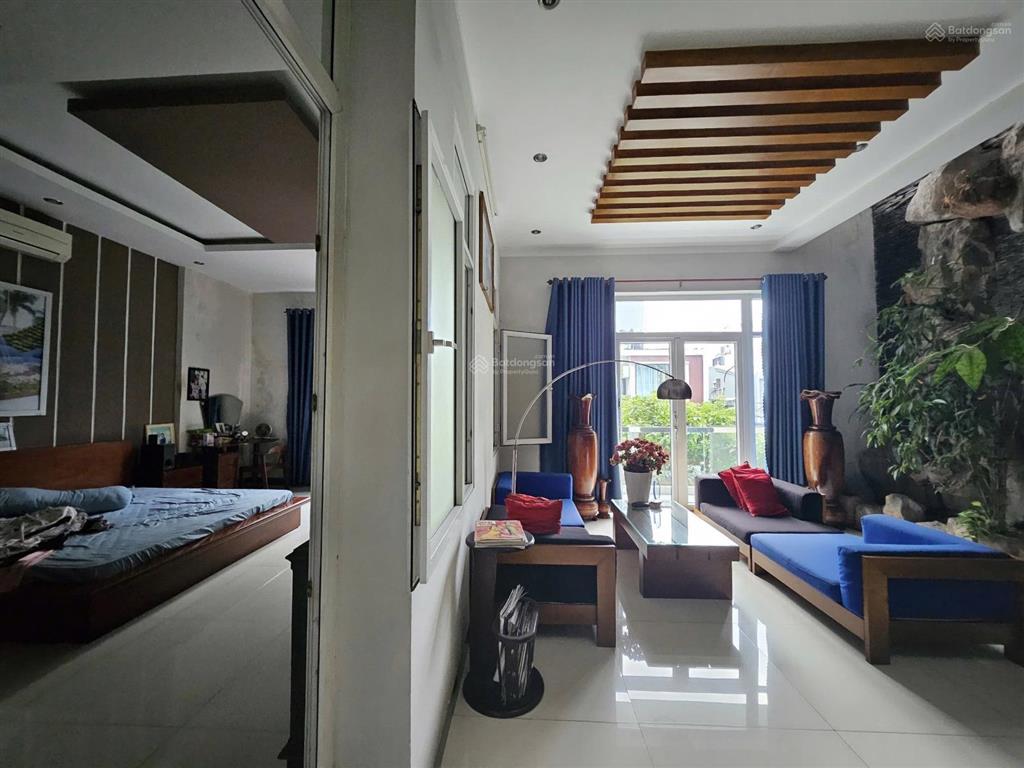 Chính chủ lâu đời mặt tiền hoà cường diện tích lớn ngang khủng.