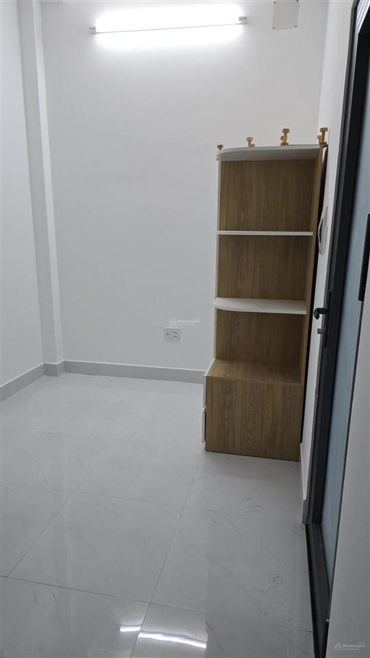 Phòng trọ 22m2 nội thất cơ bản mới, ngay công viên gia định