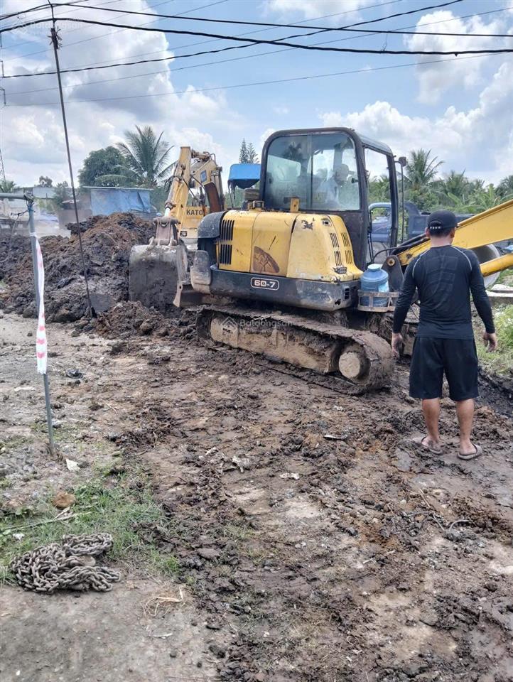 Đất đẹp mặt tiền đường xe tải, xe lớn. diện tích 9,8m x 76m, gần cầu cai lậy, chợ tam long