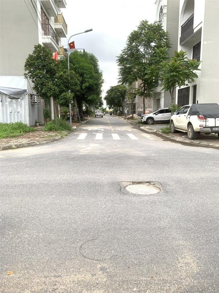 Mình cần bán lô góc a31 tại dg06 trung tâm huyện quốc oai