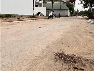 Cần bán đất đấu giá dg08 vành đai chùa thày. dt82. có 2 mt trước sau