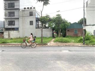 Cần bán lô góc đấu giá dg06 trung tâm thị trấn quốc oai
dt=120m. mt 6m. sổ hồng giá tốt