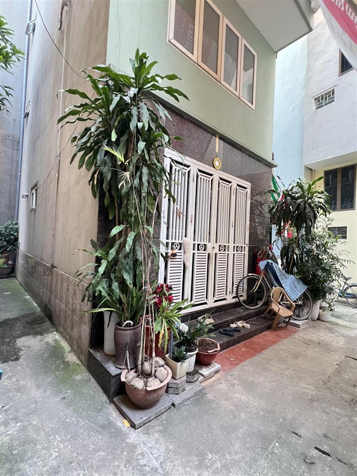 Phan đình phùng căn góc 5 tầng ba mặt thoáng, 10m ra phố ngõ nông  trước nhà 3m  sổ đỏ cc nở hậu