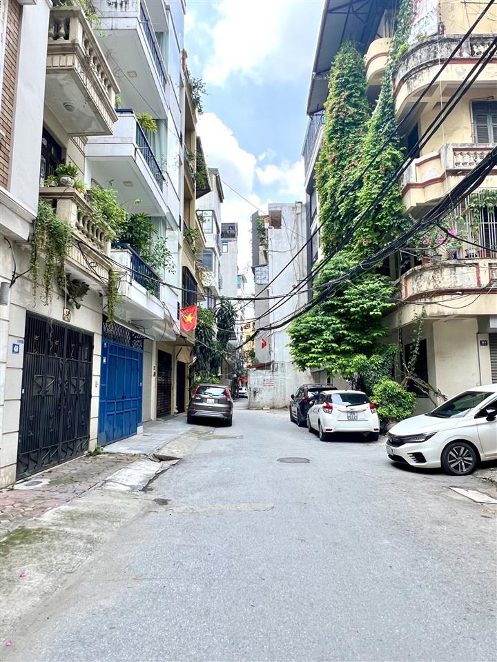 Hồ ba mẫu  ô đồng lâm  lô góc ngõ thông  30m ra ô tô gần hồ, trước nhà thoáng  60m*3 tầng 4 ngủ