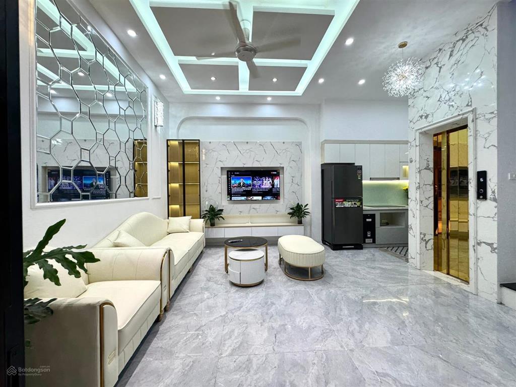 Nhà mới xã đàn  15m ra ô tô  33m*6 tầng thang máy  mặt tiền rộng  full nội thất