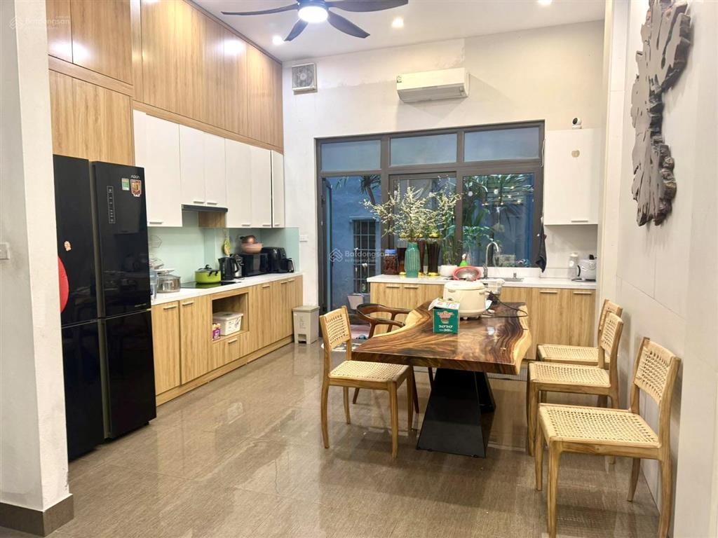 Phân lô lò đúc  ô tô đỗ ngày đêm  74m*5 tầng tặng nội thất  khu cán bộ yên tĩnh  giá bán