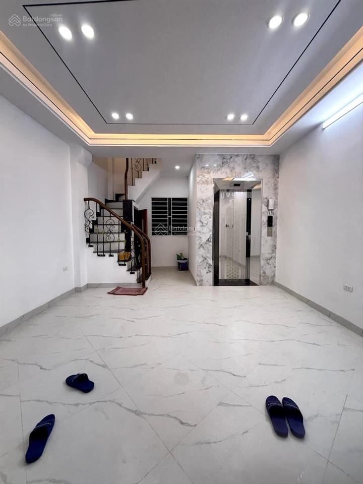 Trung tâm đống đa  ngõ rộng thoáng gần phố 34m2 x 7 tầng thang máy  hơn 8 tỷ