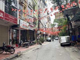 Nguyễn chí thanh lô góc 3 mặt thoáng  cách 10m ra ô tô  thông tứ tung  trước nhà rộng  mt 5.3m