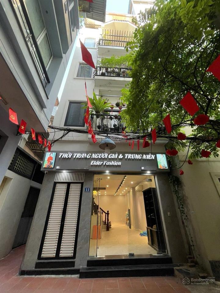 Nguyễn chí thanh lô góc 3 mặt thoáng  cách 10m ra ô tô  thông tứ tung  trước nhà rộng  mt 5.3m