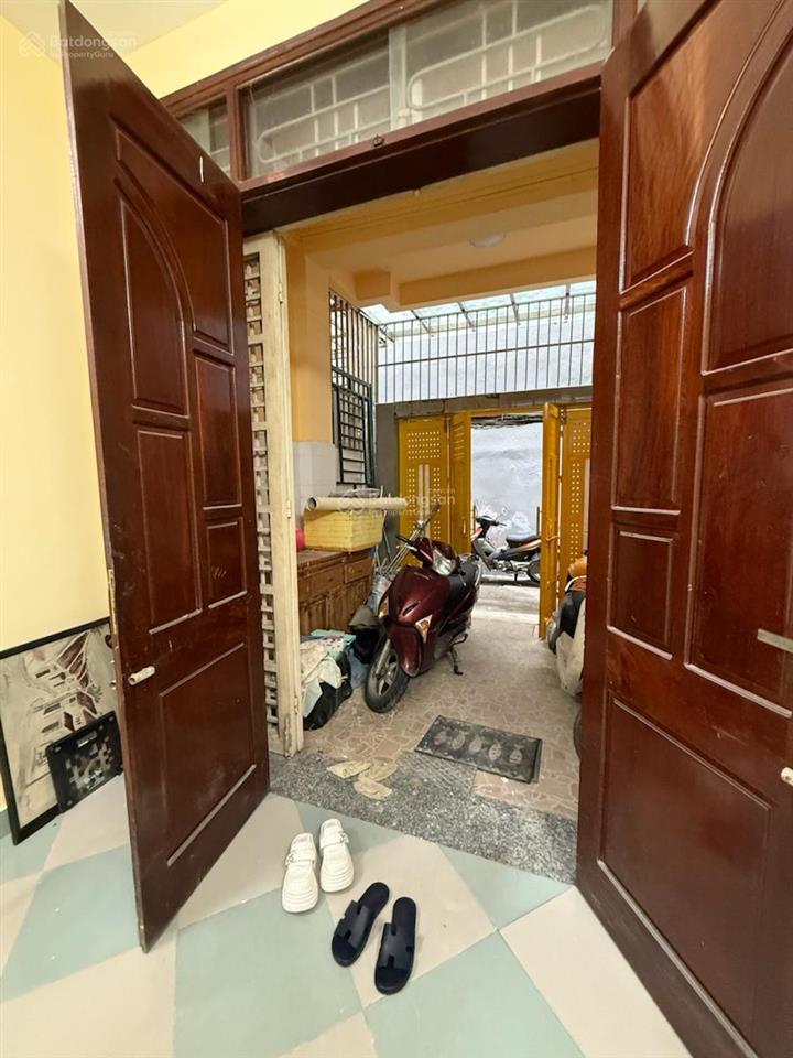 Bán nhà thái hà  56m2*4tầng  không gian rộng rãi, ngõ ba gác 50m ra ô tô  giá cực mềm