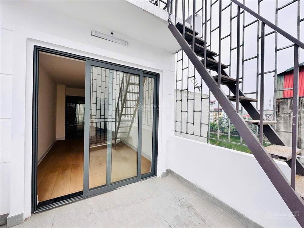 Phương mai  6 tầng thang máy  view hồ  ngõ thông, ô tô đỗ cửa  nhỉnh 9 tỷ  sổ đỏ cc vuông vắn