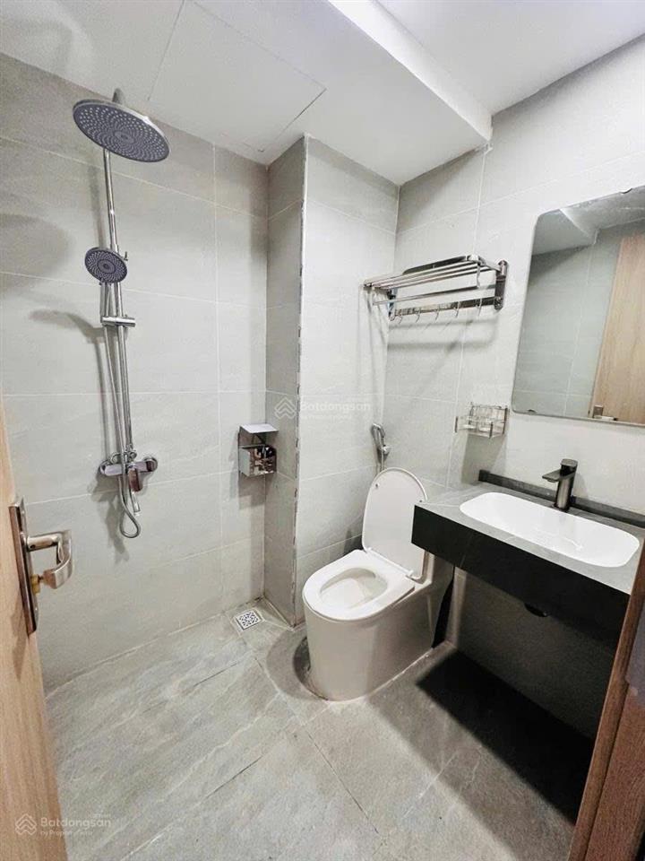 Phương mai  6 tầng thang máy  view hồ  ngõ thông, ô tô đỗ cửa  nhỉnh 9 tỷ  sổ đỏ cc vuông vắn