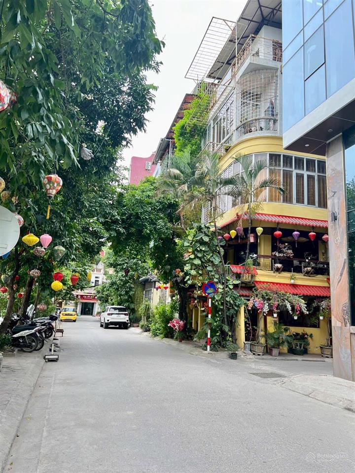 Phương mai  6 tầng thang máy  view hồ  ngõ thông, ô tô đỗ cửa  nhỉnh 9 tỷ  sổ đỏ cc vuông vắn