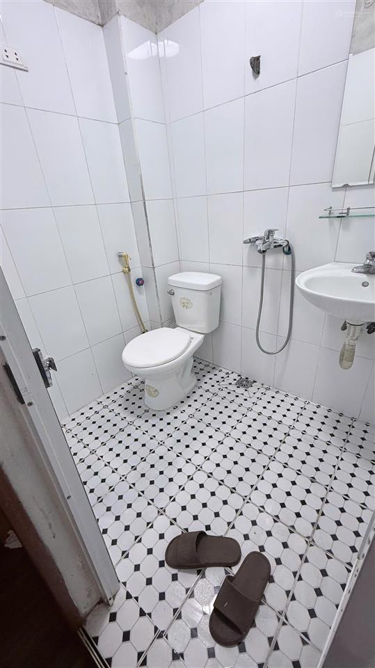 Mặt ngõ võ thị sáu 20m ra phố  căn góc nhà thoáng  4 tầng, 3 ngủ kk  full tiện ích giá sinh viên