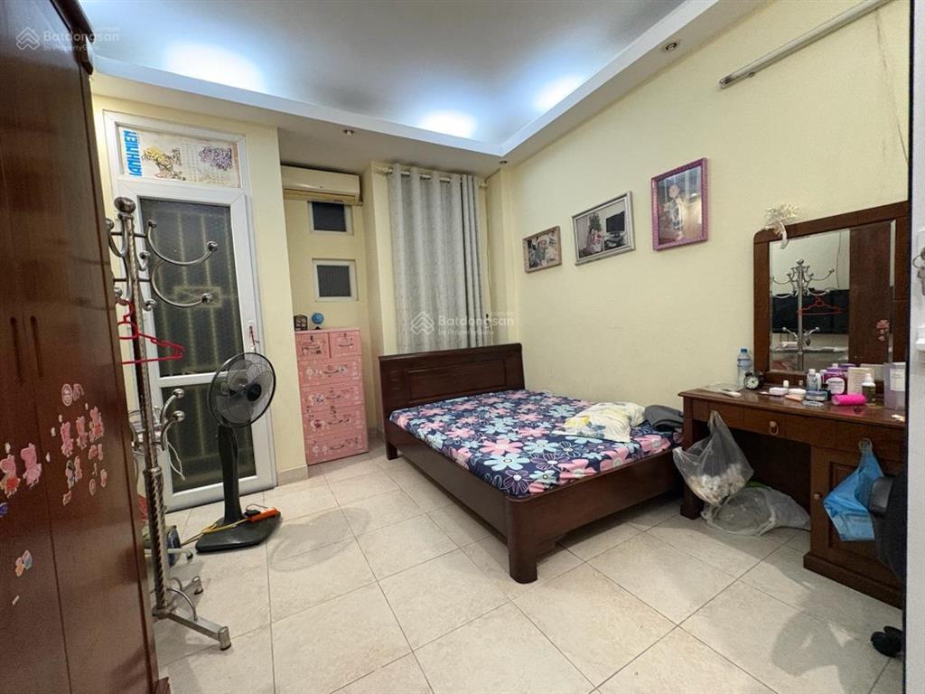 Phân lô trần duy hưng  15m ra ô tô  ngõ thông tứ tung, cạnh hồ  50m2*5 tầng  dân xây kiên cố
