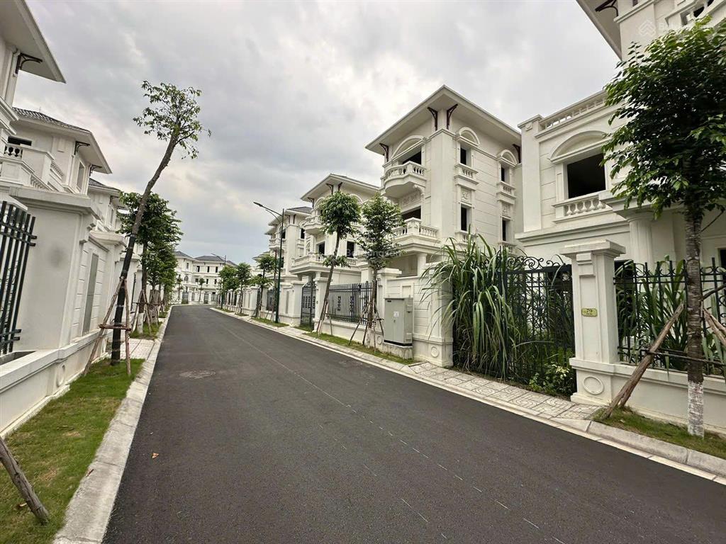 Bán biệt thự song lập vườn cam 240m2 | giá 39,9 tỷ gần hồ điều hoà đường 11,5m