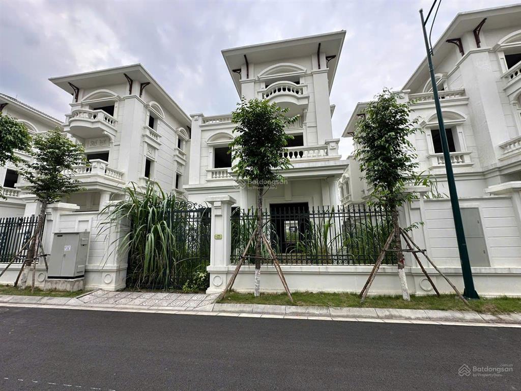 Bán căn biệt thự song lập gần bể bơi tại kđt vườn cam, 32,3 tỷ, 262 m2 thiết kế xây 3 tầng