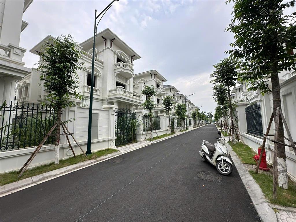 Bán căn biệt thự song lập gần bể bơi tại kđt vườn cam, 32,3 tỷ, 262 m2 thiết kế xây 3 tầng