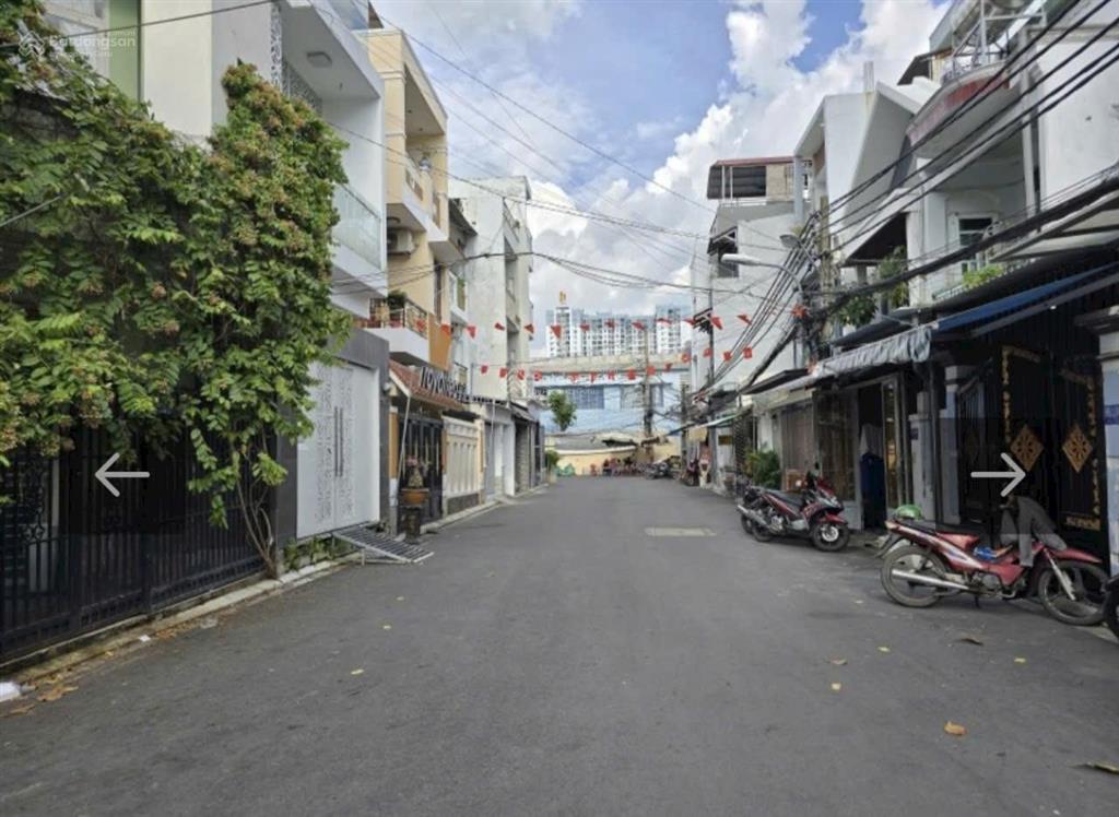 Bán nhà lê văn lương, quận 7  hxh  206m2  ngang 12m  nhà cũ tiện xây mới  17tỷ2