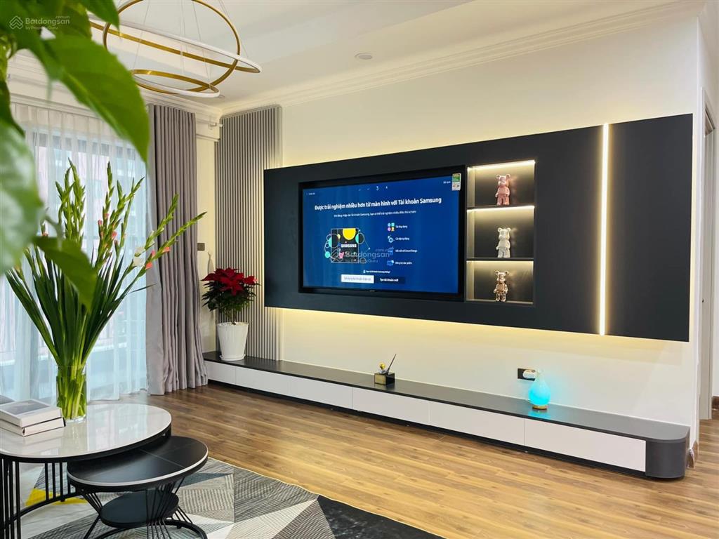 Gia đình em cần cho thuê căn 3 ngủ gold mark city nhà sẵn đồ cơ bản 12tr, full đồ 14tr