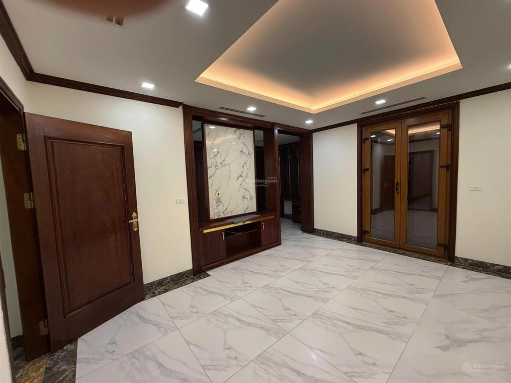 Bán biệt thự liền kề khu tp giao lưu 128m2 nhà 6 tầng  mặt tiền 8m  đường rộng 40m ngay pvđ