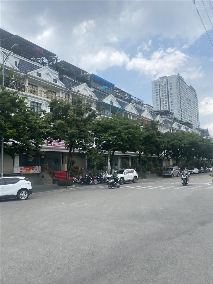 Bán biệt thự liền kề khu tp giao lưu 128m2 nhà 6 tầng  mặt tiền 8m  đường rộng 40m ngay pvđ