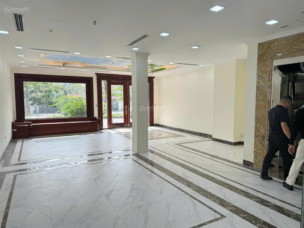 Bán biệt thự liền kề khu tp giao lưu 128m2 nhà 6 tầng  mặt tiền 8m  đường rộng 40m ngay pvđ