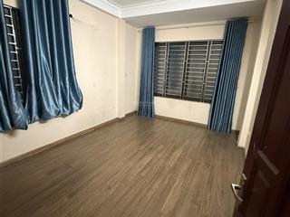 Cho thuê nhà riêng 4 tầng  42m2 giá 8,5tr/tháng tại ngọc thụy, long biên