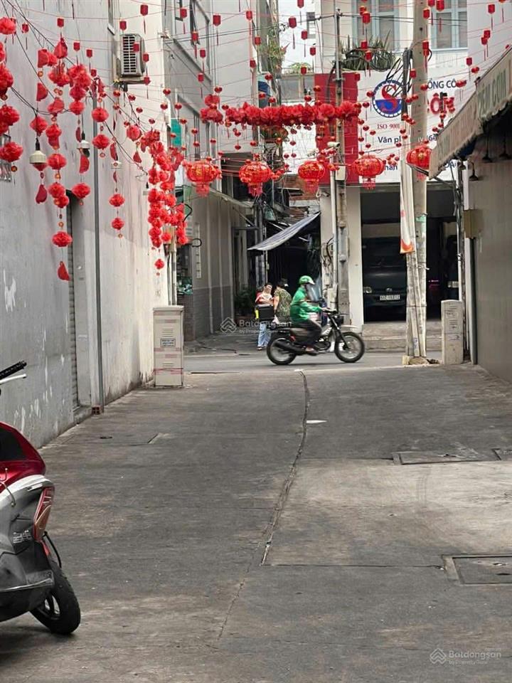 Bán căn hộ tập thể 64m2, lầu 1, có 2 pn, 1wc, dương tử giang p12 q5, hcm city
