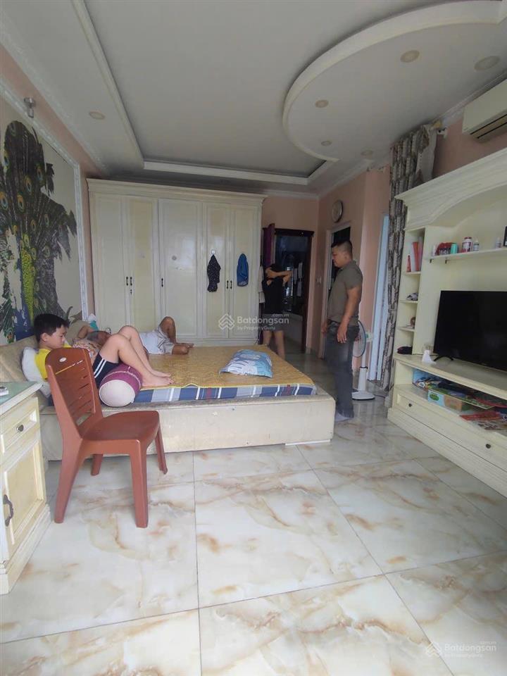 Bán gấp biệt thự p. tân phong quận 7  ngang 7m  hầm để ô tô  dtcn 126m2  hoàn công đủ  28tỷ tl