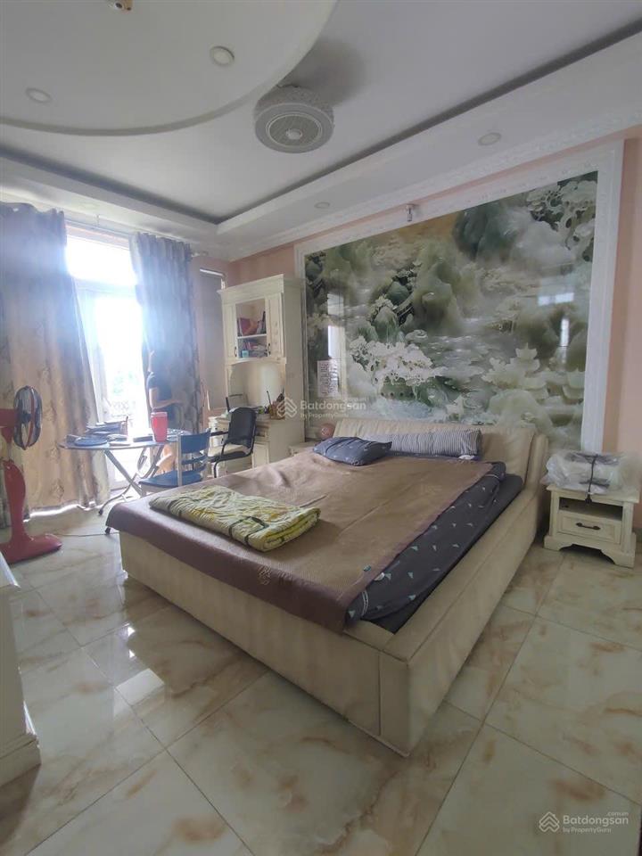 Bán gấp biệt thự p. tân phong quận 7  ngang 7m  hầm để ô tô  dtcn 126m2  hoàn công đủ  28tỷ tl