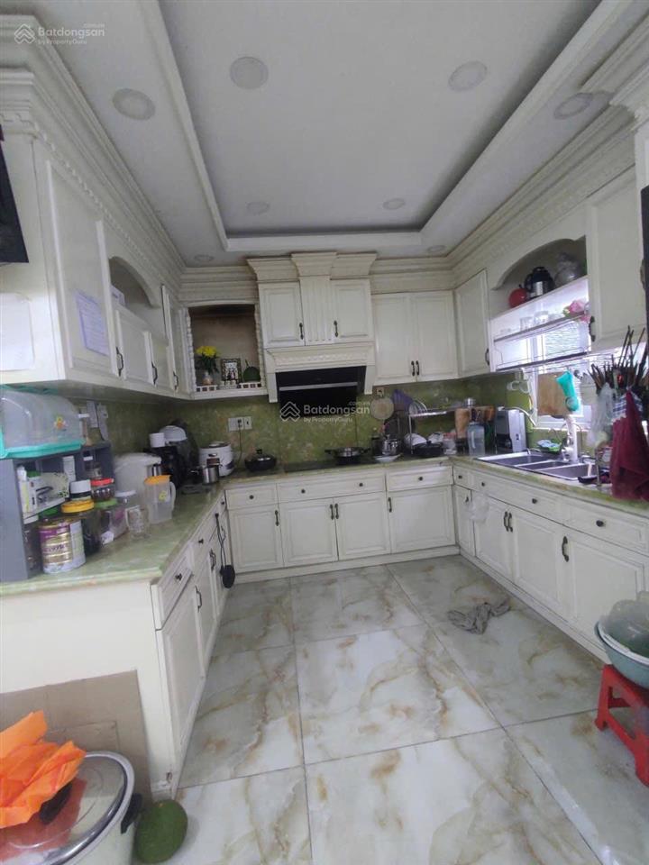 Bán gấp biệt thự p. tân phong quận 7  ngang 7m  hầm để ô tô  dtcn 126m2  hoàn công đủ  28tỷ tl