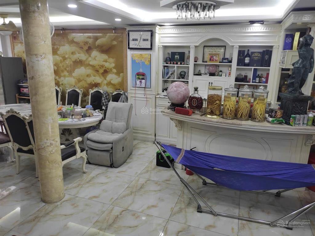 Bán gấp biệt thự p. tân phong quận 7  ngang 7m  hầm để ô tô  dtcn 126m2  hoàn công đủ  28tỷ tl