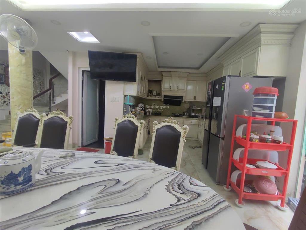 Bán gấp biệt thự p. tân phong quận 7  ngang 7m  hầm để ô tô  dtcn 126m2  hoàn công đủ  28tỷ tl