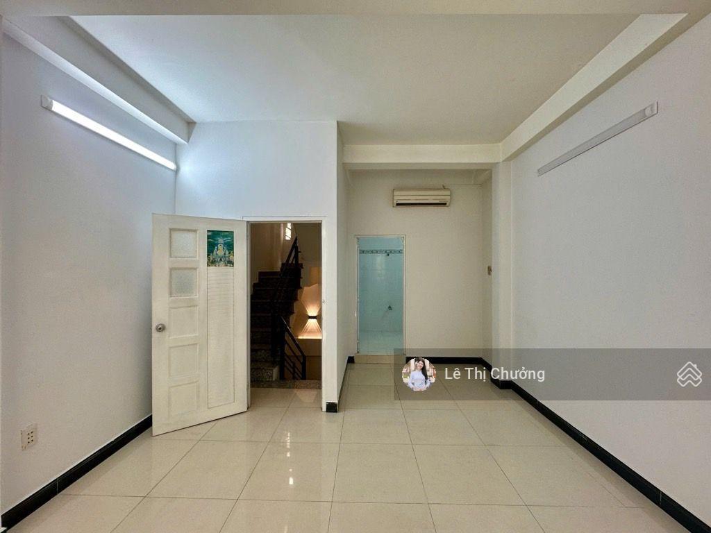 Bán nhà quận 7, hxh, 50m2, 4 tầng, ngang to 5.5 mét sát quận 4, hiện hữu, 6.95 tỷ