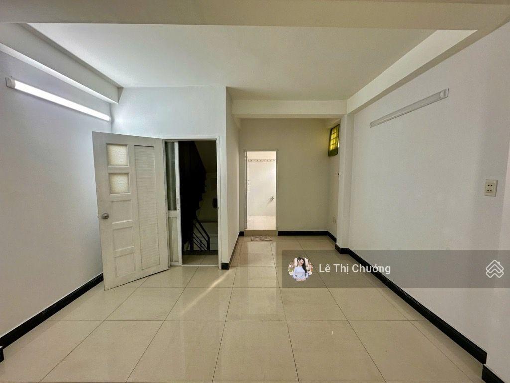 Bán nhà quận 7, hxh, 50m2, 4 tầng, ngang to 5.5 mét sát quận 4, hiện hữu, 6.95 tỷ