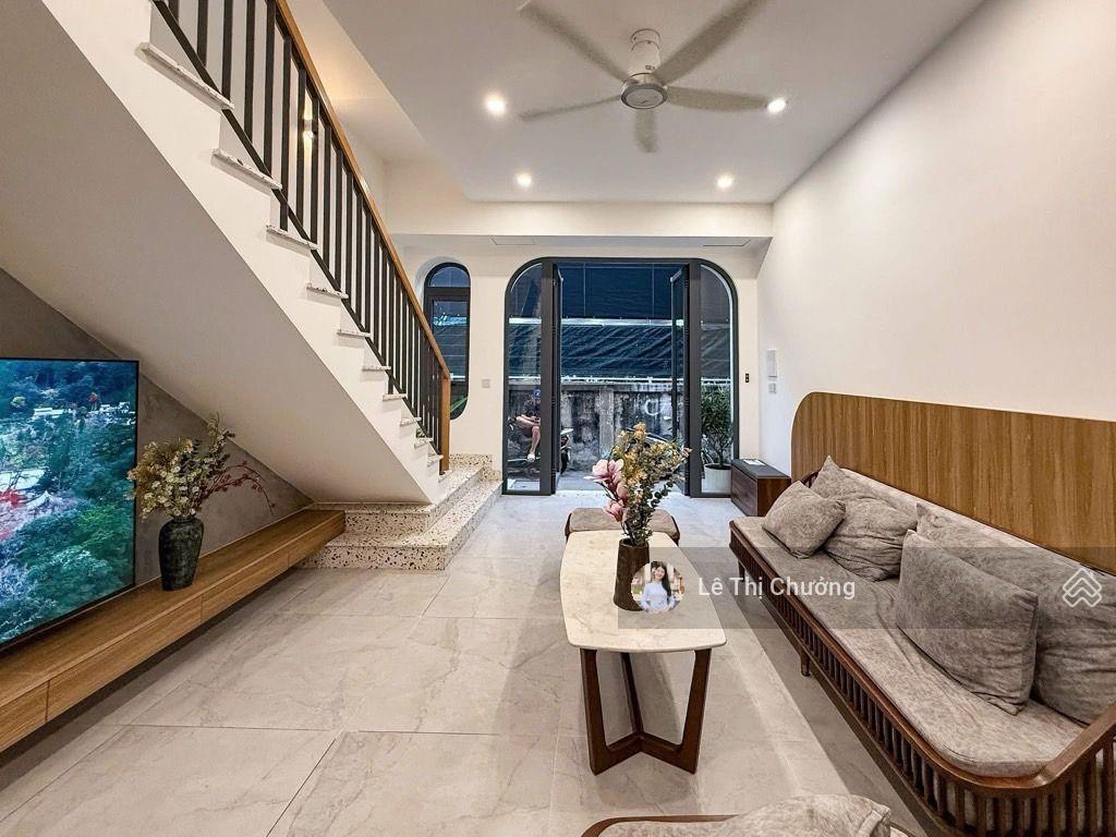 Bán nhà quận 4, bến vân đồn, 82m2, 4tầng, ngang 4.7 hiện hữu, 11 tỷ nhỉnh