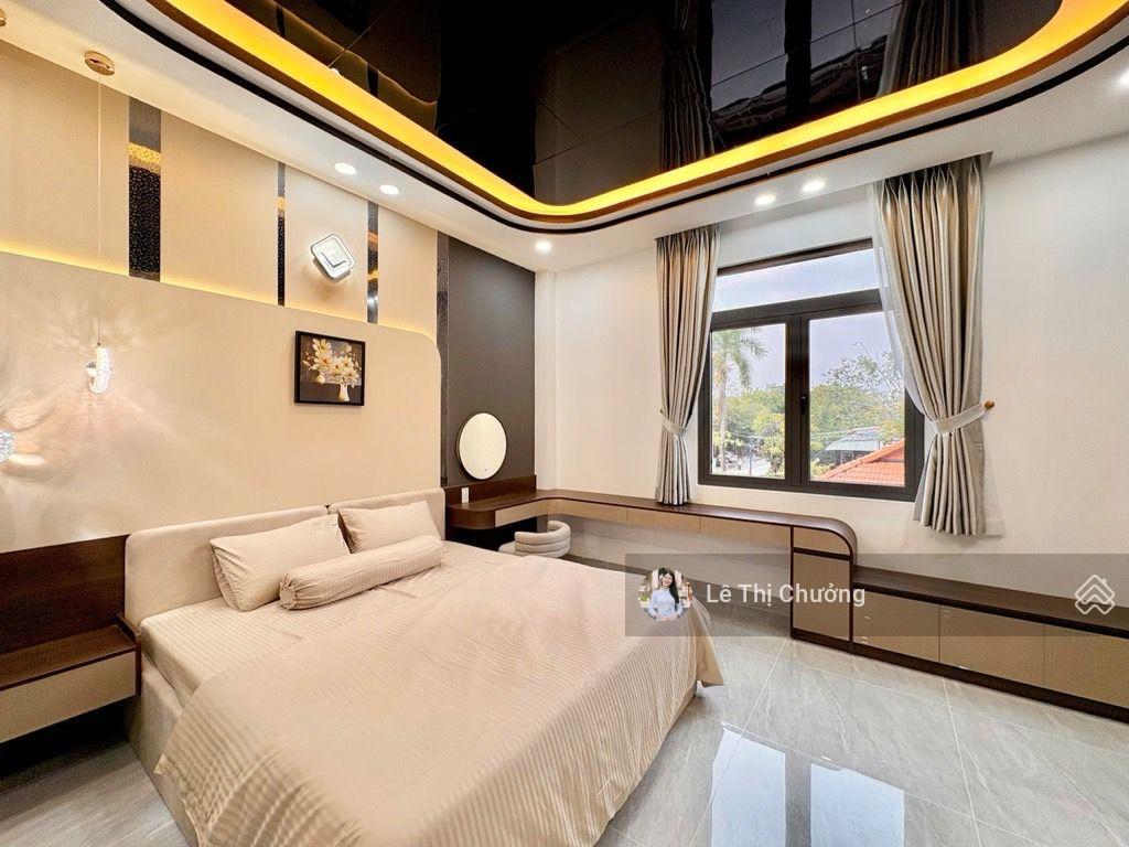 Bán nhà quận 4, bến vân đồn, 82m2, 4tầng, ngang 4.7 hiện hữu, 11 tỷ nhỉnh