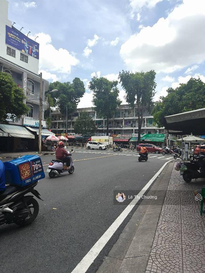 Lô góc 2 mặt tiền quận 4, đường 25m, sát công viên 220m2, ngang 14m, dòng tiền 1.8 tỷ, 106.9 tỷ tl