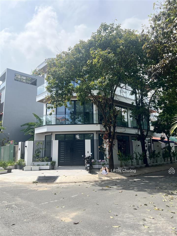 Giảm cấm đầu với nhà mt 3 tầng 5x18, vỉa hè 4m, dòng tiền 15t, sát metro bến thành cần giờ quận 7