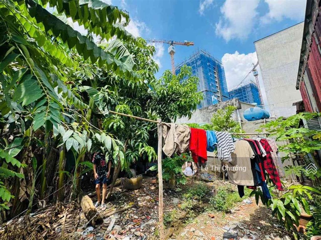 Chỉ hơn 30tr/1m2 nhà cấp 4, quận 7, cn 167m2, ngang to 10m dài 26m nở hậu 14m, hiếm sát hoàng q v